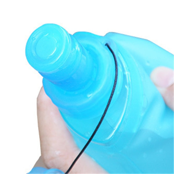 Flexible soft flask water bottle for running and cycling